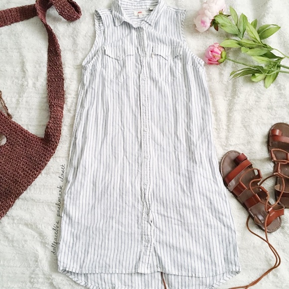 Levi's Dresses & Skirts - Levi’s Stripe Shirt Dress w/pockets